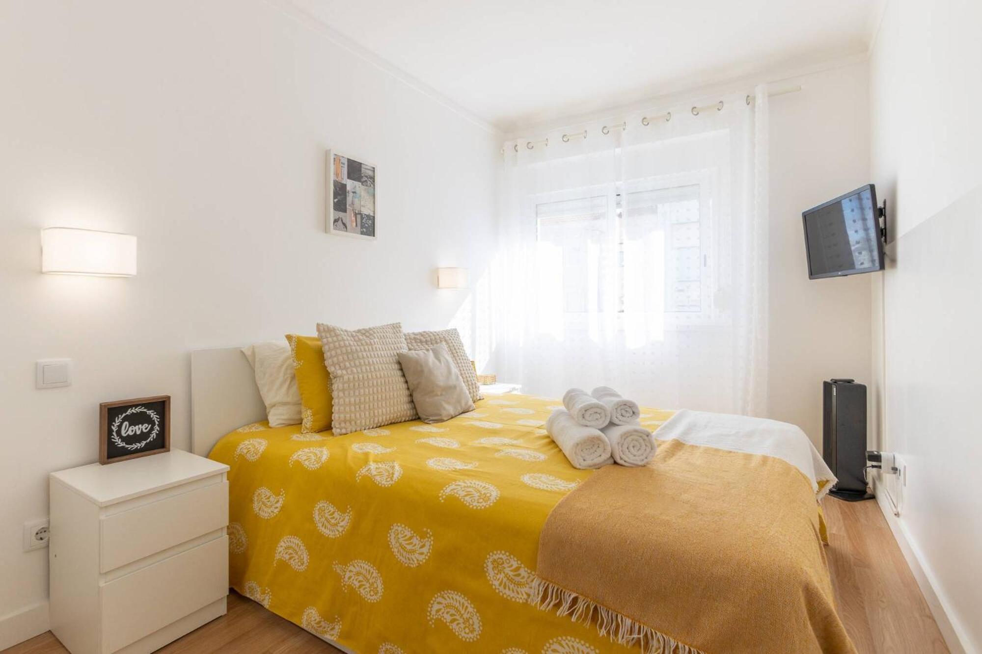 Serene 2-bedroom Flat With Garden View In Benfica Lejlighed