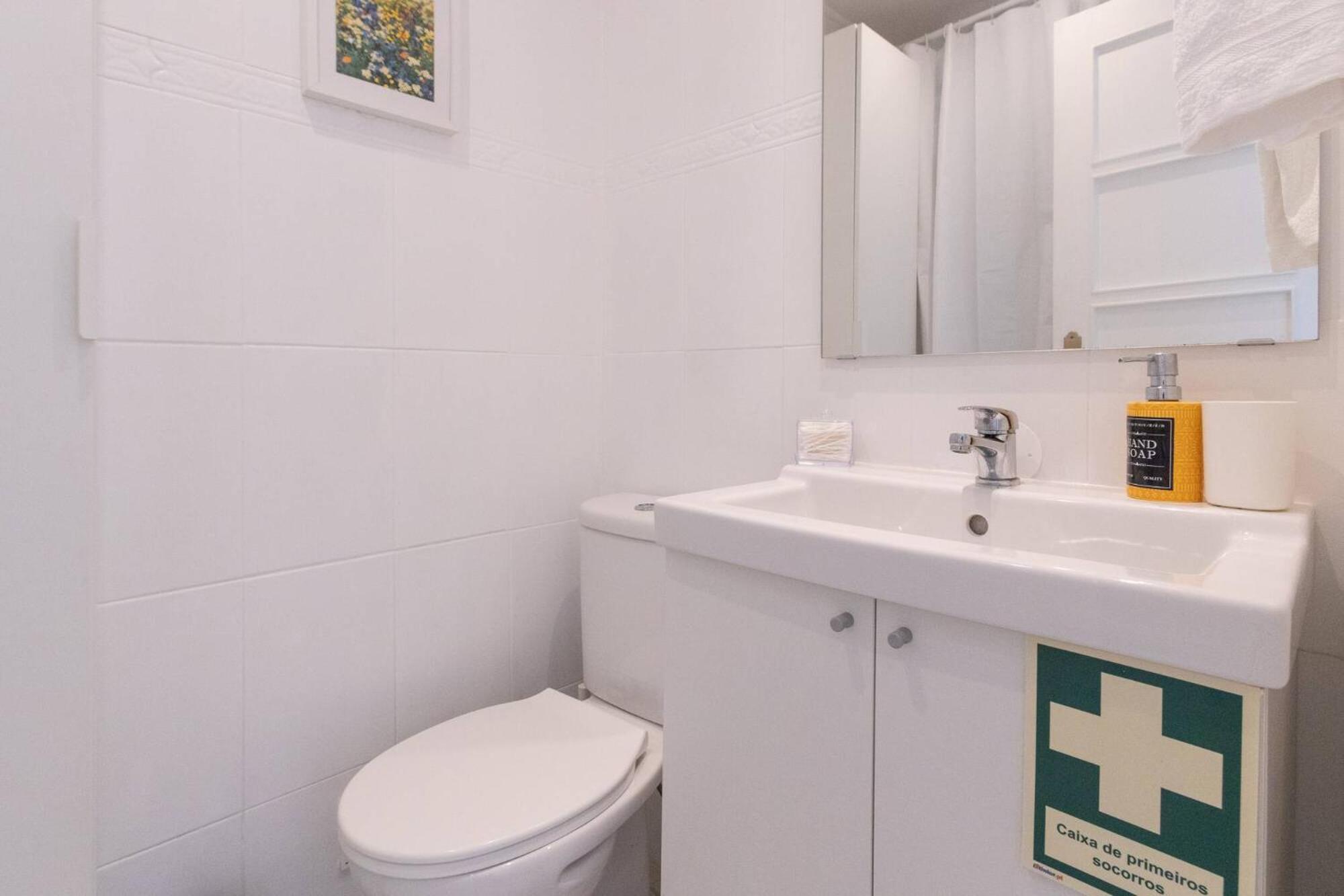 Serene 2-bedroom Flat With Garden View In Benfica Lejlighed